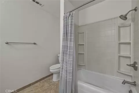 Bath - 1132 E Citrus Ave, Redlands, CA 92374 photo 2 of 3