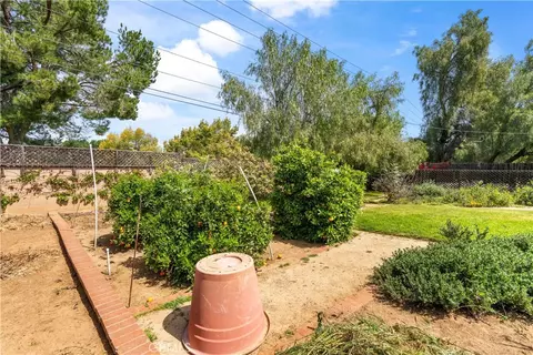 Exterior - 1965 Prince Albert, Riverside, CA 92507 photo 8 of 11