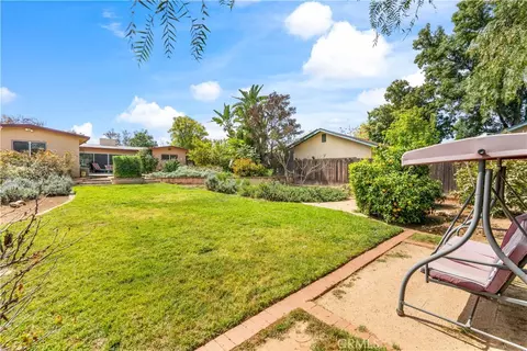 Exterior - 1965 Prince Albert, Riverside, CA 92507 photo 7 of 11