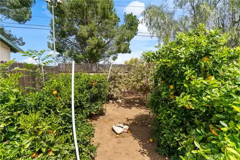 Exterior - 1965 Prince Albert, Riverside, CA 92507 photo 9 of 11