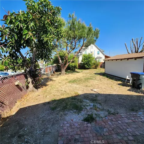 Exterior - 390 N 4th St, Colton, CA 92324 photo 10 of 15