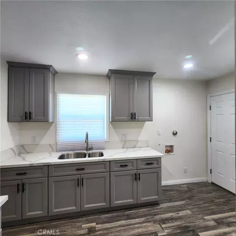 Entry Way - 390 N 4th St, Colton, CA 92324 photo 2 of 2