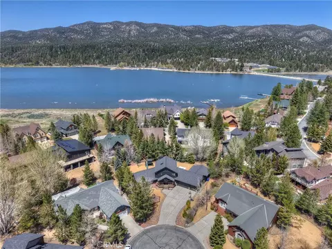 View/Area - 41940 Centre Ct, Big Bear Lake, CA 92315 photo 3 of 6