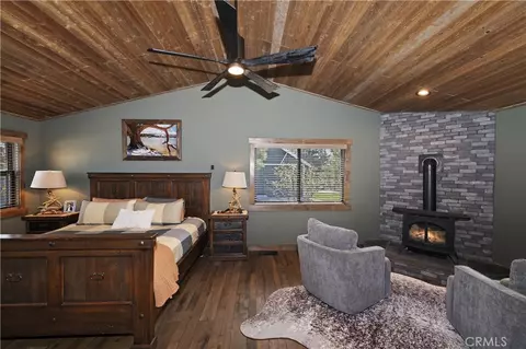Bedroom - 41940 Centre Ct, Big Bear Lake, CA 92315 photo 3 of 10
