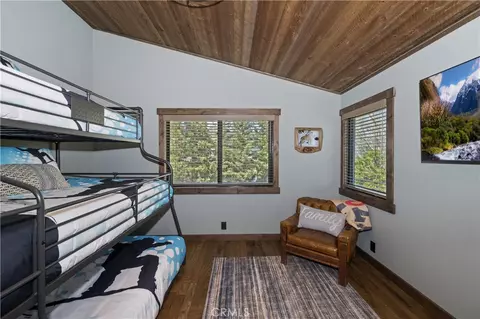 Bedroom - 41940 Centre Ct, Big Bear Lake, CA 92315 photo 7 of 10