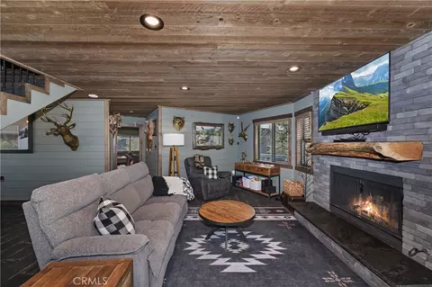 Living - 41940 Centre Ct, Big Bear Lake, CA 92315 photo 4 of 6