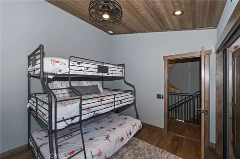 Bedroom - 41940 Centre Ct, Big Bear Lake, CA 92315 photo 6 of 10