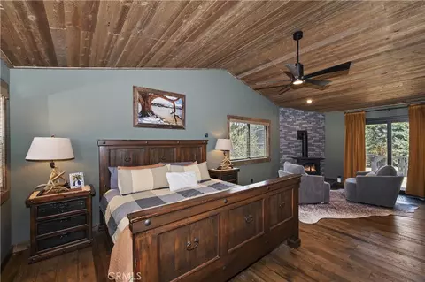 Bedroom - 41940 Centre Ct, Big Bear Lake, CA 92315 photo 2 of 10