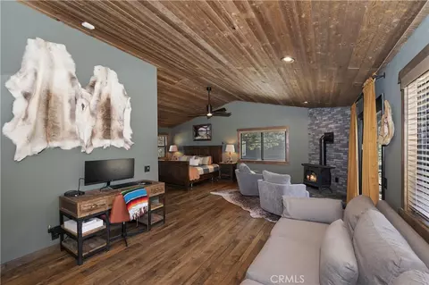 Living - 41940 Centre Ct, Big Bear Lake, CA 92315 photo 5 of 6