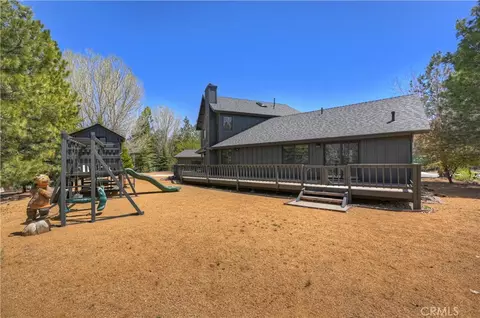 Exterior - 41940 Centre Ct, Big Bear Lake, CA 92315 photo 5 of 11