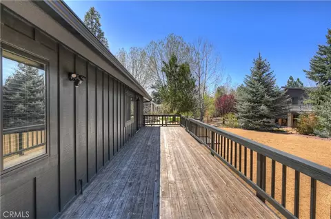 Exterior - 41940 Centre Ct, Big Bear Lake, CA 92315 photo 7 of 11