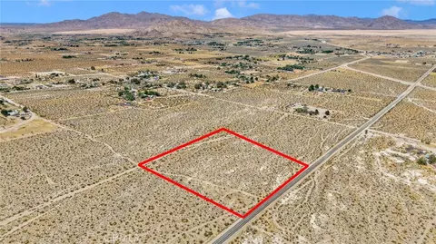 4501725 Crystal Crk, Lucerne Valley, CA 92356