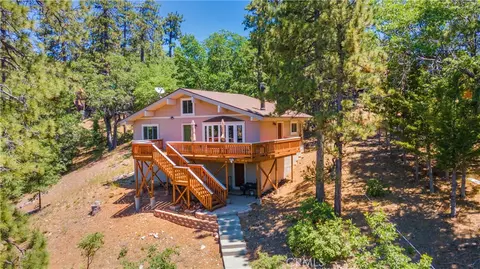 39576 Oak Glen Rd, Fawnskin, CA 92333