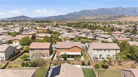 View/Area - 1447 Daffodil Way, Beaumont, CA 92223 photo 1 of 9