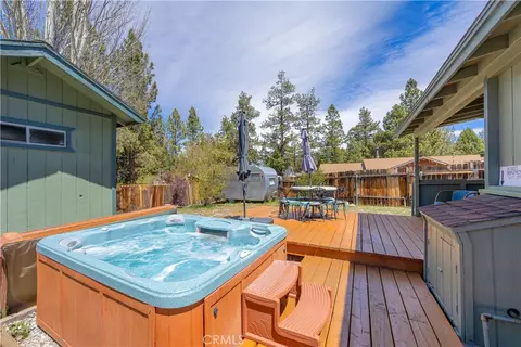 Exterior - 445 Elysian Blvd, Big Bear City, CA 92314 photo 3 of 6