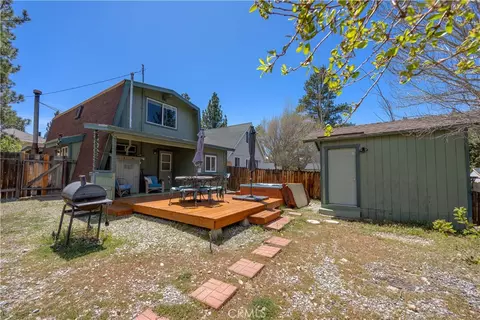 Exterior - 445 Elysian Blvd, Big Bear City, CA 92314 photo 5 of 6