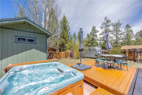 Exterior - 445 Elysian Blvd, Big Bear City, CA 92314 photo 2 of 6