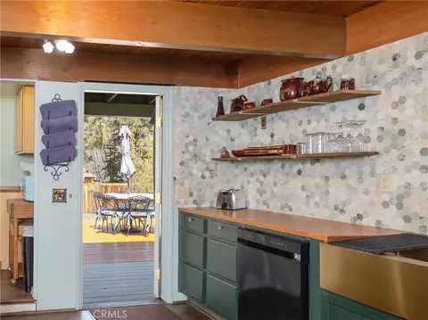 Kitchen - 445 Elysian Blvd, Big Bear City, CA 92314 photo 6 of 6