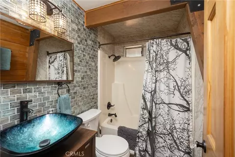 Bath - 445 Elysian Blvd, Big Bear City, CA 92314 photo 1 of 3
