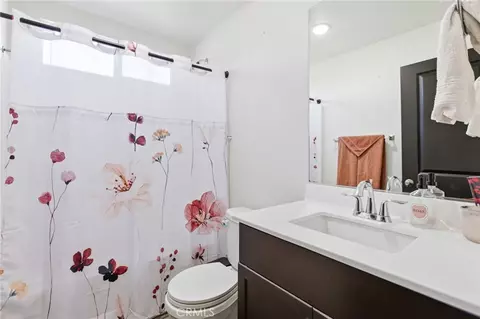 Bath - 5091 Netherley, Riverside, CA 92505 photo 1 of 5
