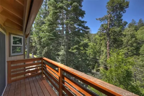 Exterior - 1056 Fiden Ct, Crestline, CA 92325 photo 4 of 22