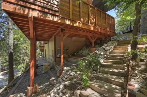 Exterior - 1056 Fiden Ct, Crestline, CA 92325 photo 17 of 22