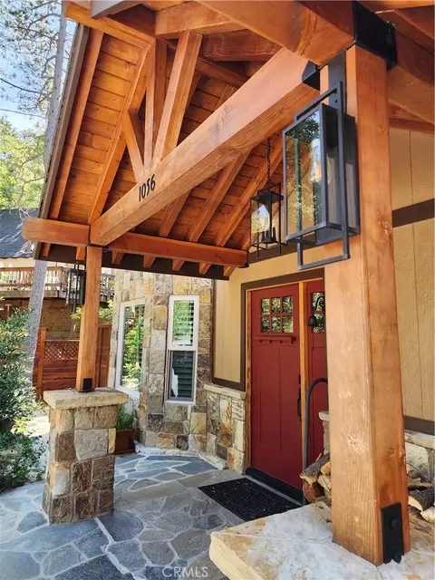 Exterior - 1056 Fiden Ct, Crestline, CA 92325 photo 5 of 22