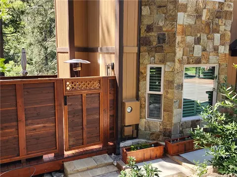 Exterior - 1056 Fiden Ct, Crestline, CA 92325 photo 18 of 22