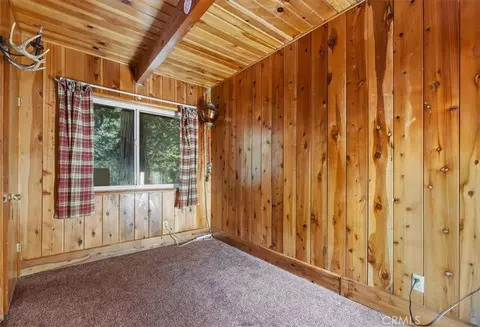 Bedroom - 768 Deer, Crestline, CA 92325 photo 2 of 4