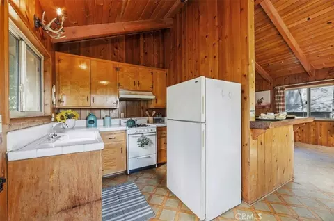 Kitchen - 768 Deer, Crestline, CA 92325 photo 2 of 4