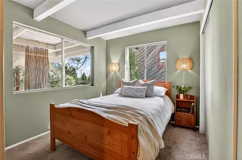 Bedroom - 176 Fir Ter, Cedar Glen, CA 92321 photo 4 of 10