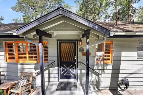 Exterior - 176 Fir Ter, Cedar Glen, CA 92321 photo 4 of 10