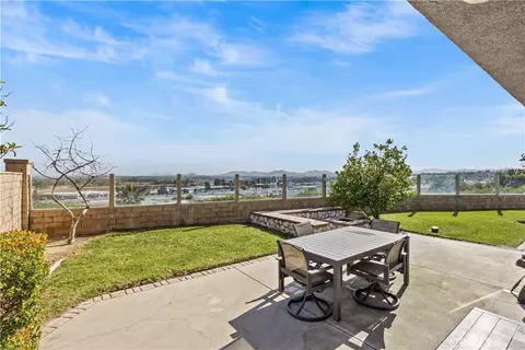 3121 Juniper Dr, Corona, CA 92882