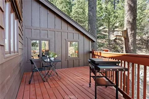 Exterior - 274 N Fairway, Lake Arrowhead, CA 92352 photo 6 of 10