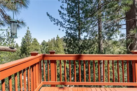 Exterior - 274 N Fairway, Lake Arrowhead, CA 92352 photo 4 of 10