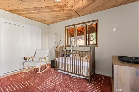 Bedroom - 274 N Fairway, Lake Arrowhead, CA 92352 photo 4 of 4