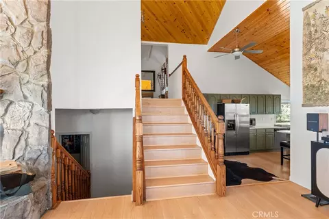 Entry Way - 274 N Fairway, Lake Arrowhead, CA 92352 photo 1 of 1