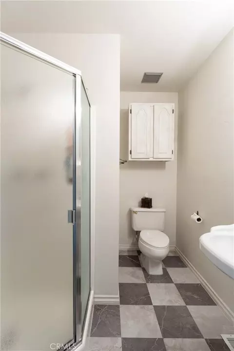 Bath - 274 N Fairway, Lake Arrowhead, CA 92352 photo 1 of 5