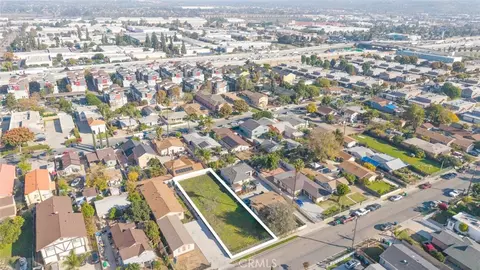 1243 E St, Corona, CA 92882 photo 8