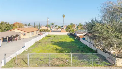 1243 E St, Corona, CA 92882 photo 2