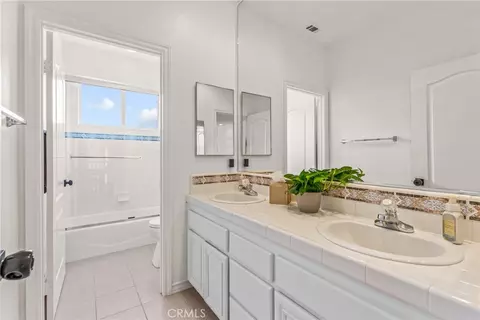 Bath - 1621 Arcata, Redlands, CA 92374 photo 3 of 3