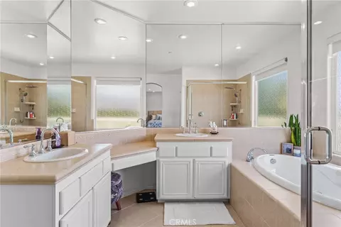 Bath - 1621 Arcata, Redlands, CA 92374 photo 2 of 3
