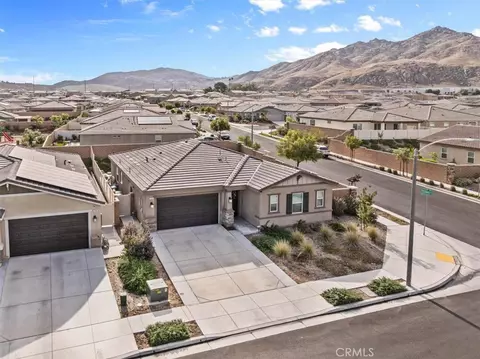 View/Area - 7558 Baerss Rd, Riverside, CA 92507 photo 3 of 5