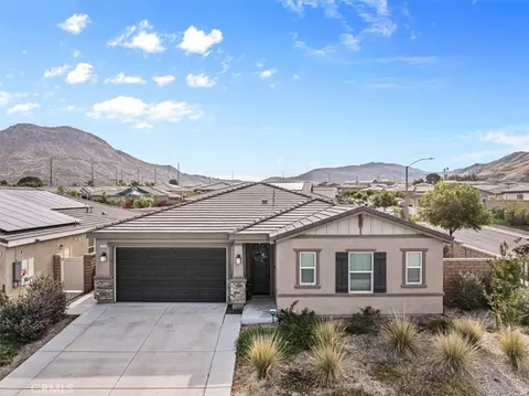 Exterior - 7558 Baerss Rd, Riverside, CA 92507 photo 2 of 7