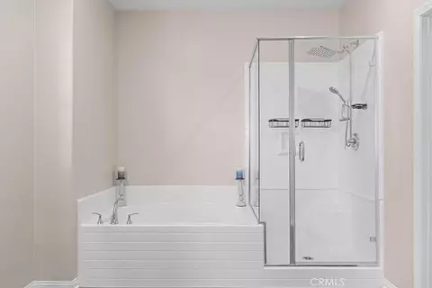 Bath - 7558 Baerss Rd, Riverside, CA 92507 photo 2 of 2