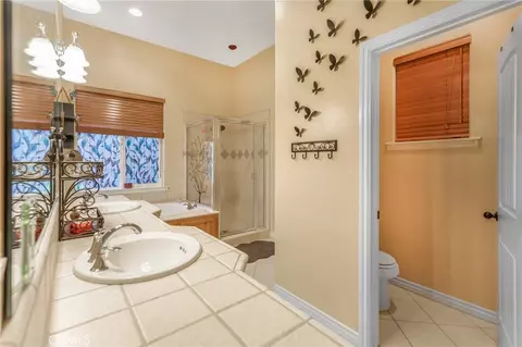 Bath - 24380 Horst, Crestline, CA 92325 photo 1 of 6