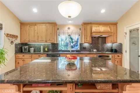 Kitchen - 24380 Horst, Crestline, CA 92325 photo 1 of 1