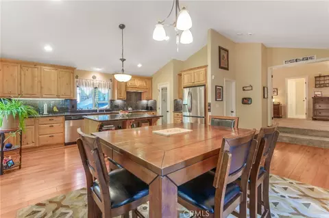 Dining - 24380 Horst, Crestline, CA 92325 photo 1 of 4
