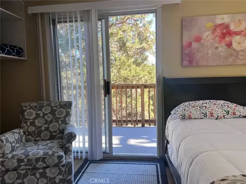 Bedroom - 351 Pine Ln, Sugarloaf, CA 92386 photo 3 of 8