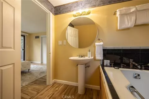 Bath - 351 Pine Ln, Sugarloaf, CA 92386 photo 5 of 5